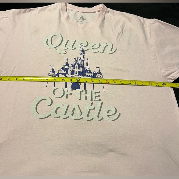 UC Disney Original “Queen of the Castle” Light Pink T-Shirt Women’s 2XL - Picture 4 of 9